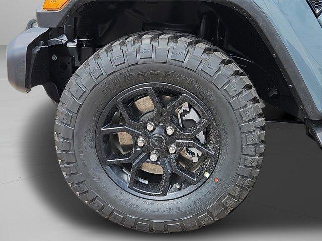 new 2025 Jeep Gladiator car, priced at $44,584