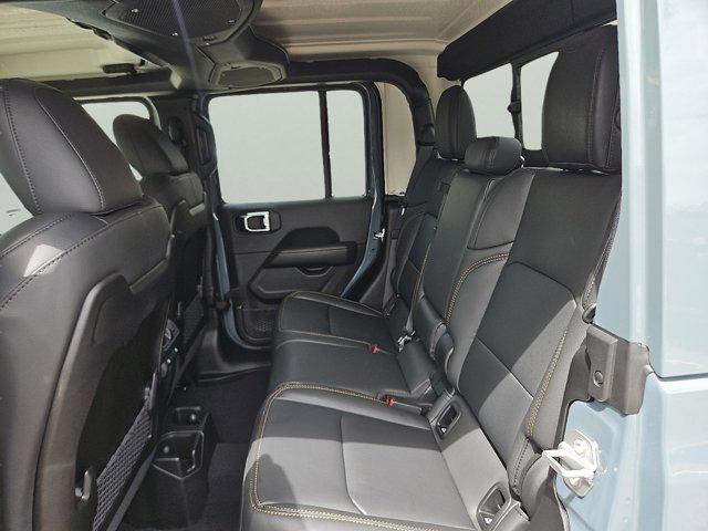 new 2025 Jeep Gladiator car, priced at $44,584
