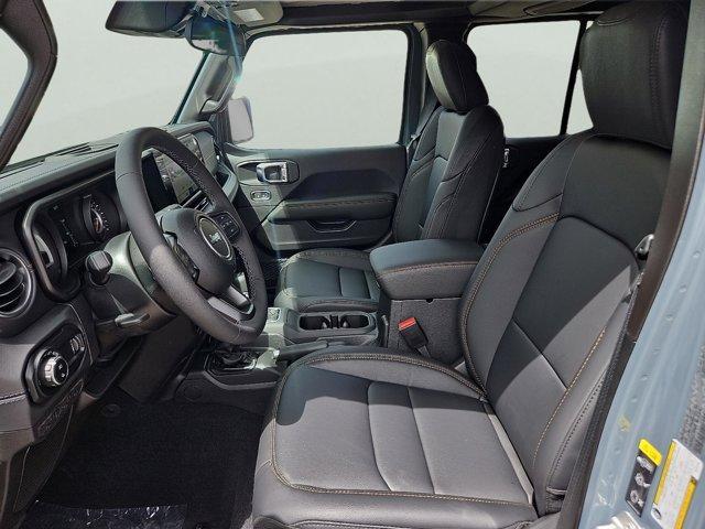 new 2025 Jeep Gladiator car, priced at $44,584