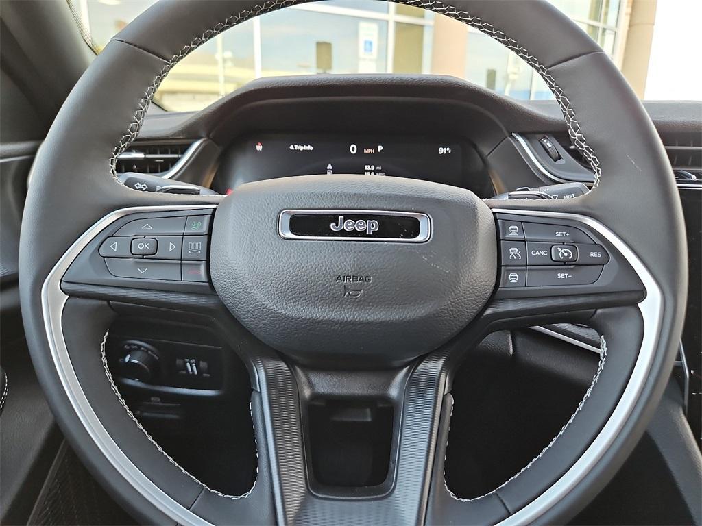 new 2025 Jeep Grand Cherokee car, priced at $38,965