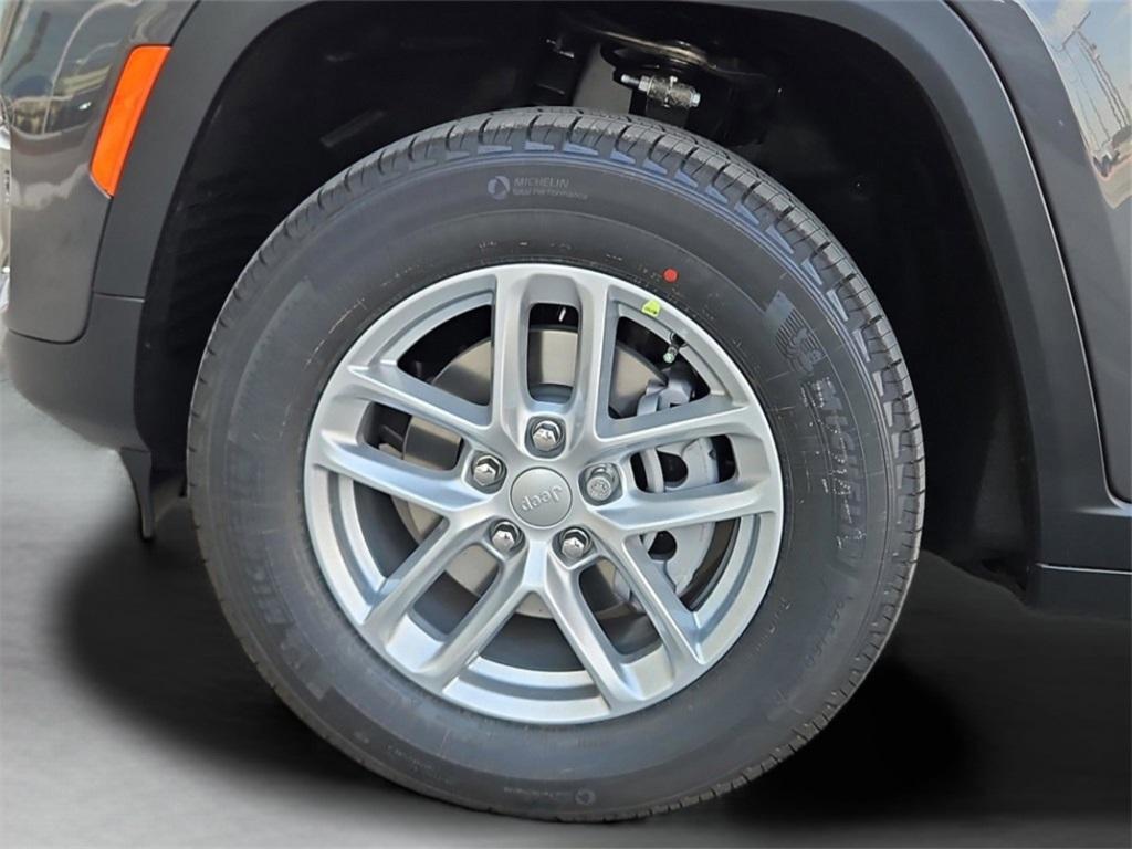 new 2025 Jeep Grand Cherokee car, priced at $37,148