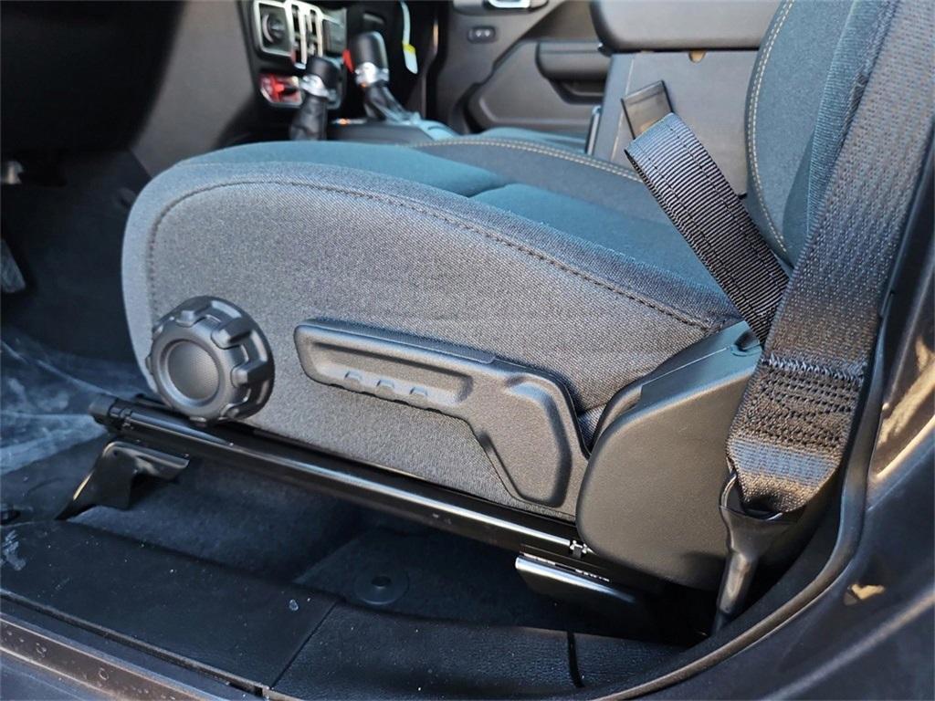 new 2025 Jeep Wrangler car, priced at $52,797