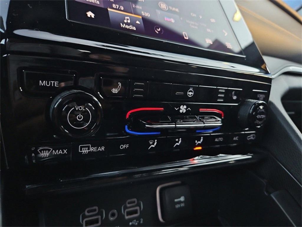 new 2025 Jeep Grand Cherokee car, priced at $38,985