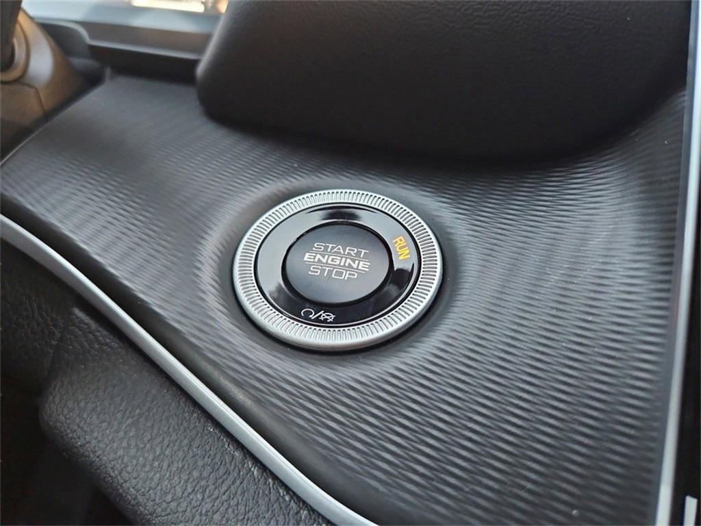 new 2025 Jeep Grand Cherokee car, priced at $38,985