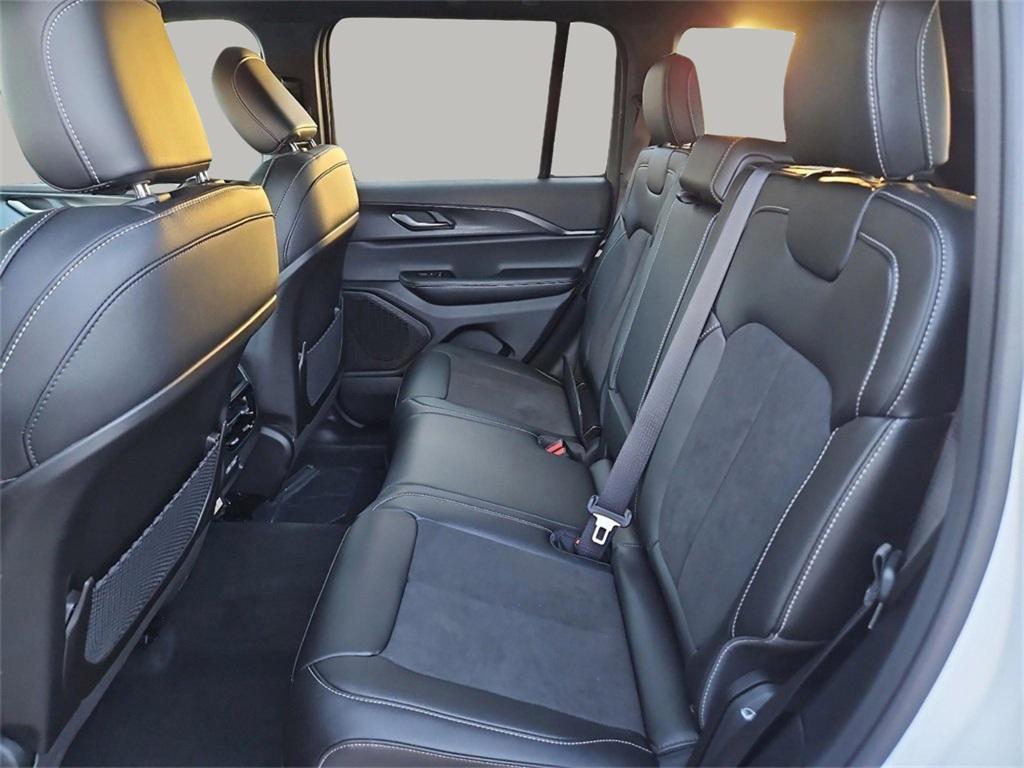 new 2025 Jeep Grand Cherokee car, priced at $38,985