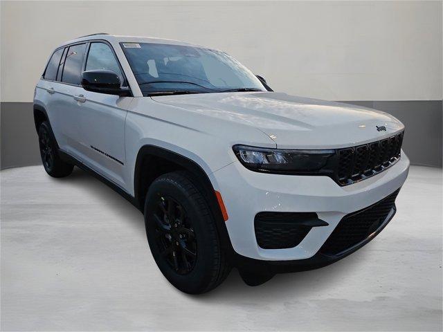 new 2025 Jeep Grand Cherokee car, priced at $39,935