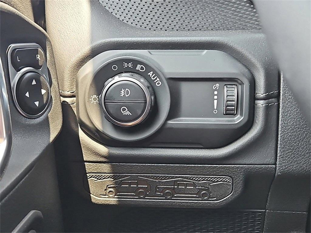 new 2025 Jeep Gladiator car, priced at $50,775