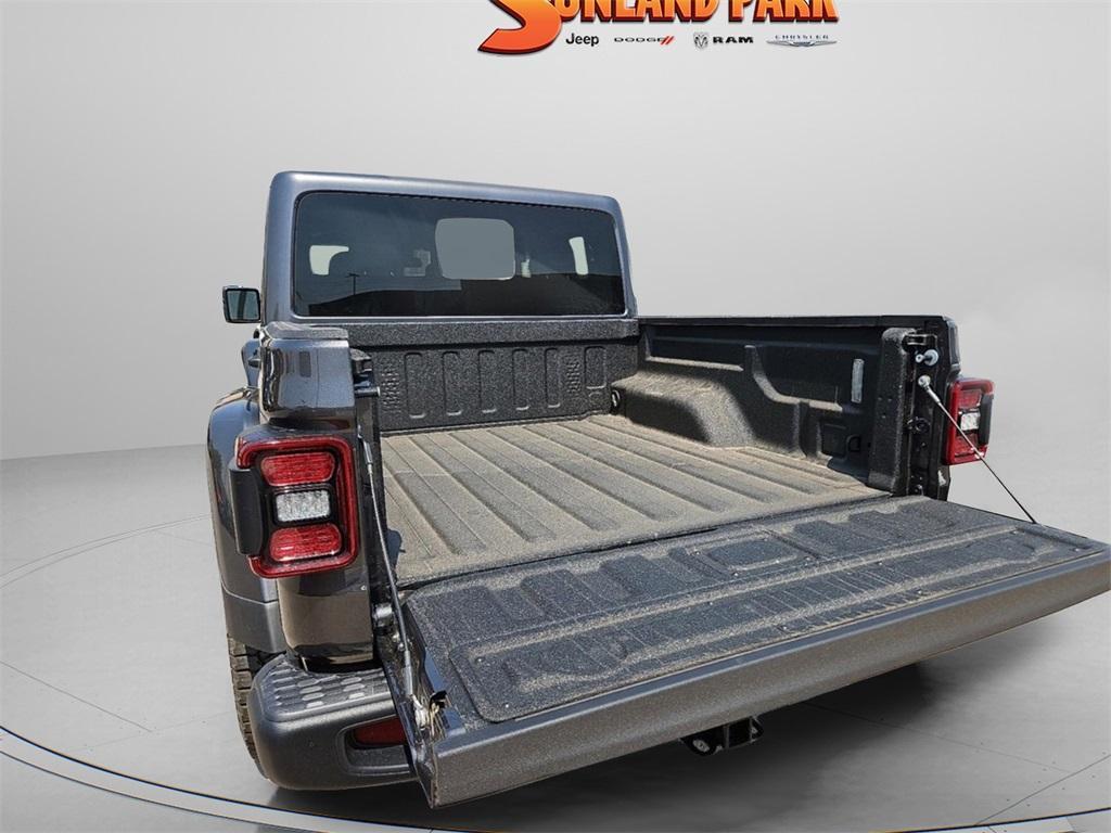 new 2025 Jeep Gladiator car, priced at $50,775