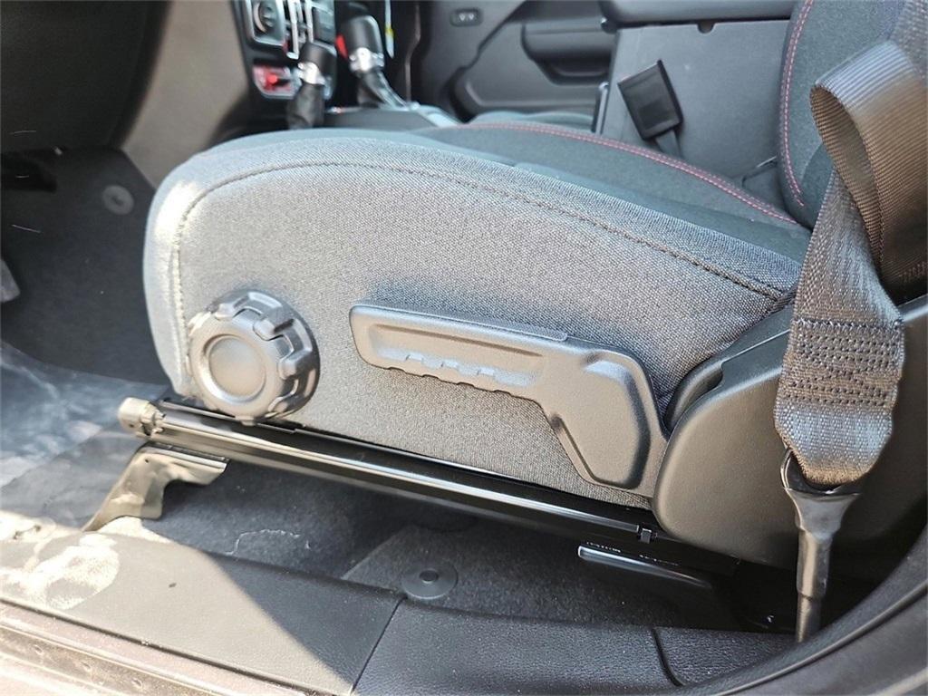new 2025 Jeep Gladiator car, priced at $50,775
