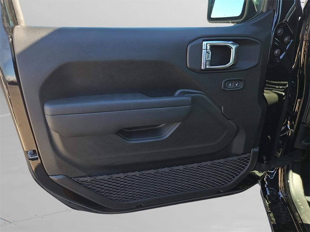 new 2025 Jeep Wrangler car, priced at $36,650