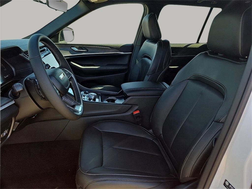 new 2025 Jeep Grand Cherokee car, priced at $45,011