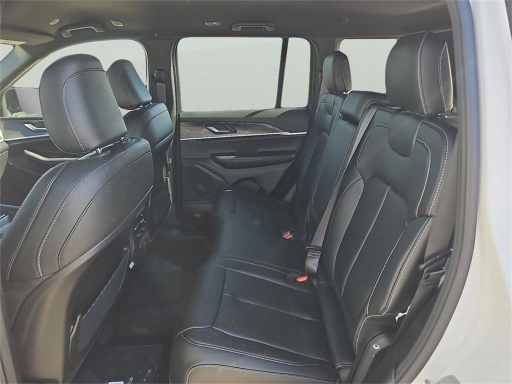 new 2025 Jeep Grand Cherokee car, priced at $45,875