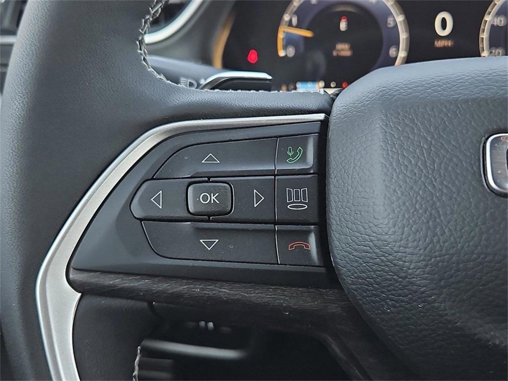 new 2025 Jeep Grand Cherokee car, priced at $45,011