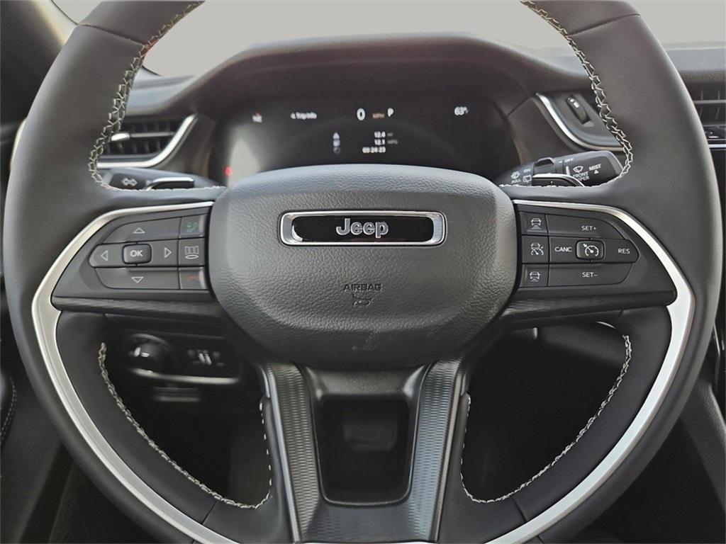 new 2025 Jeep Grand Cherokee L car, priced at $40,885