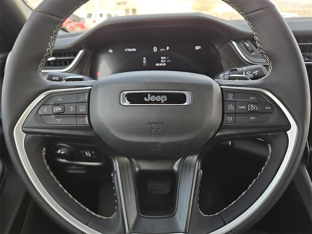 new 2025 Jeep Grand Cherokee L car, priced at $39,720