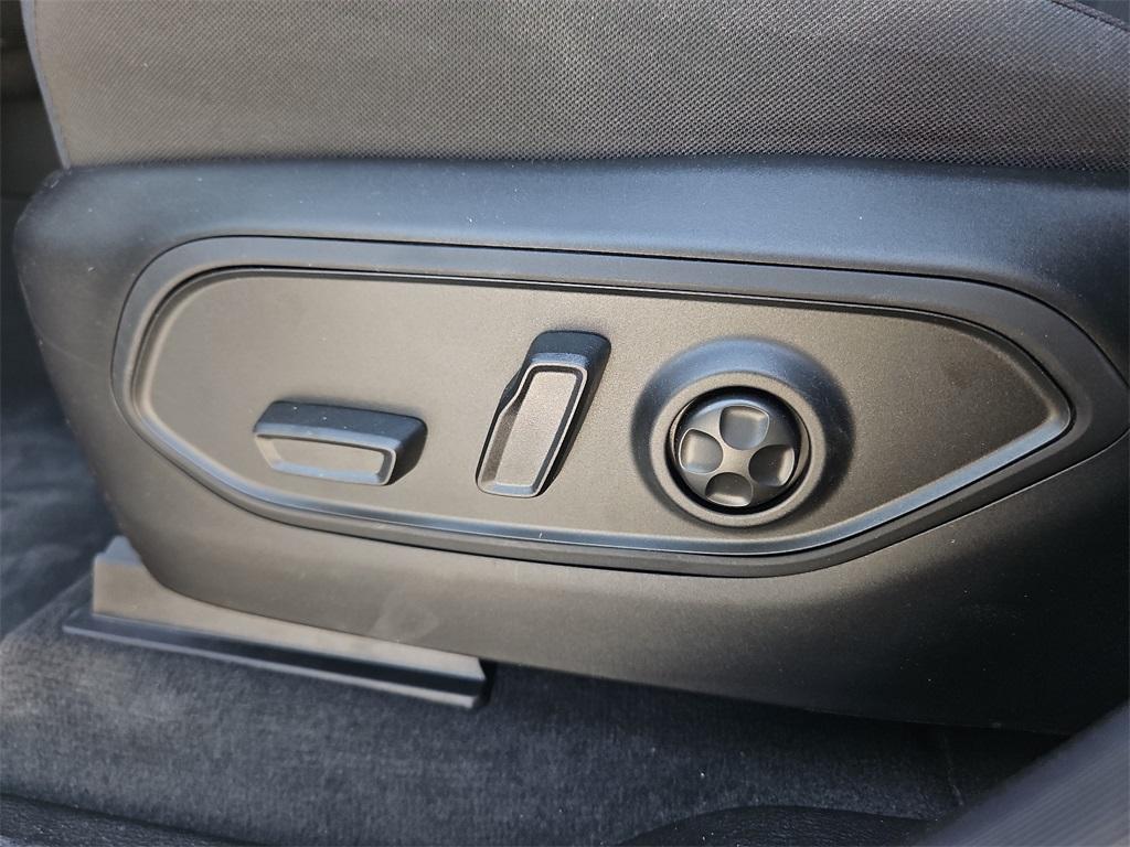 new 2025 Jeep Grand Cherokee car, priced at $42,875