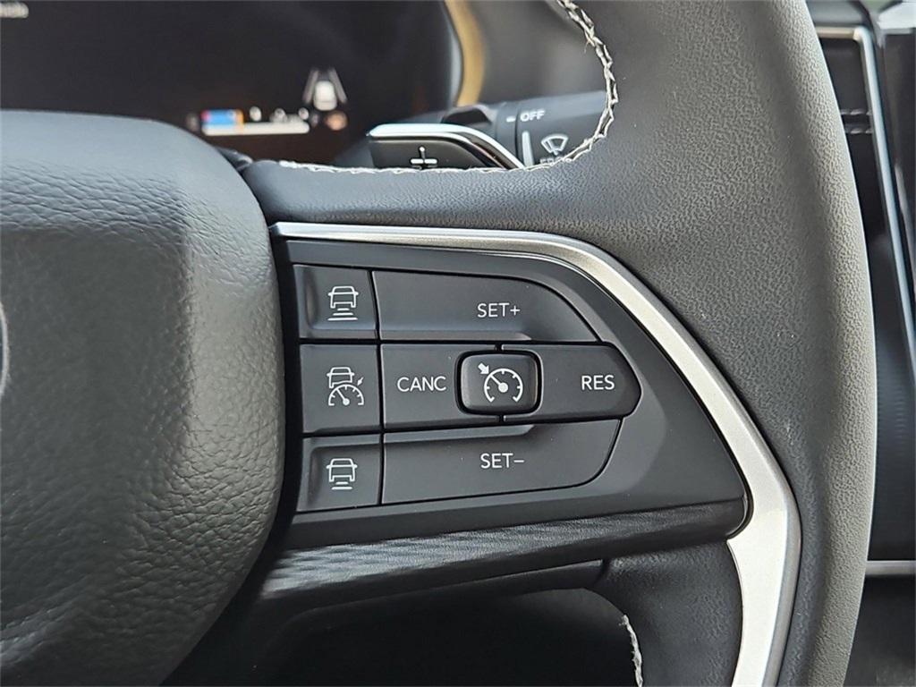 new 2025 Jeep Grand Cherokee car, priced at $43,375