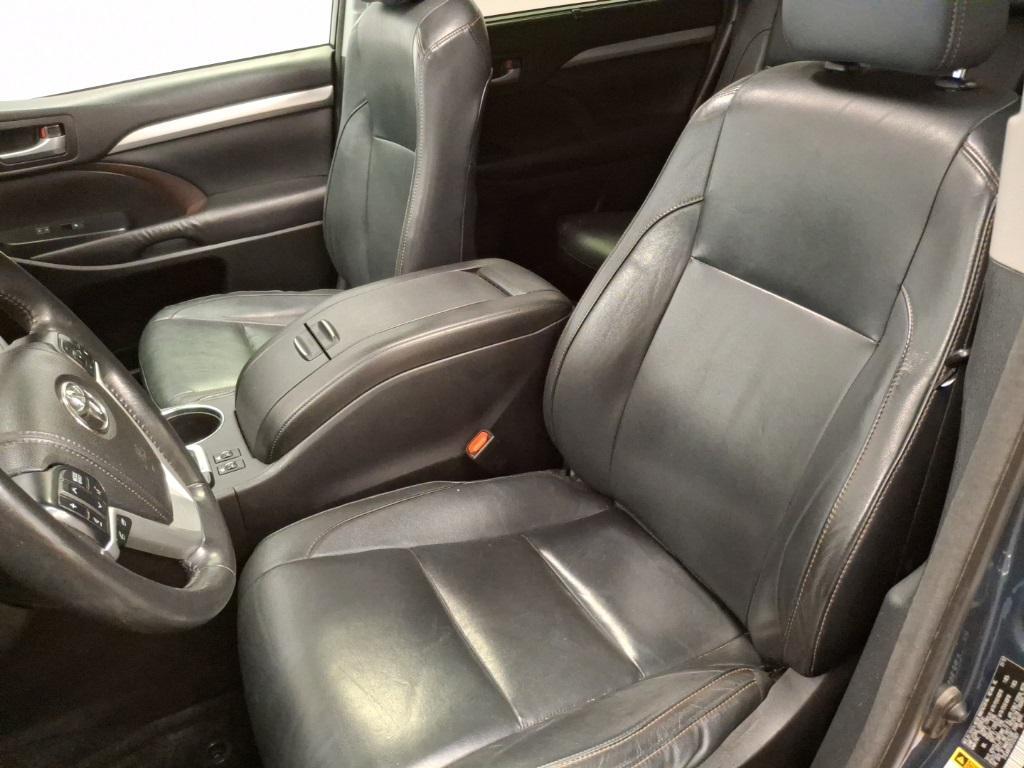 used 2015 Toyota Highlander car, priced at $16,383