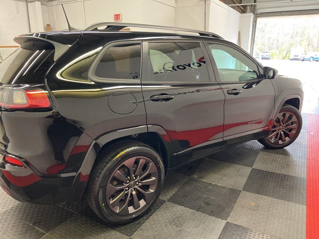 used 2019 Jeep Cherokee car, priced at $15,877