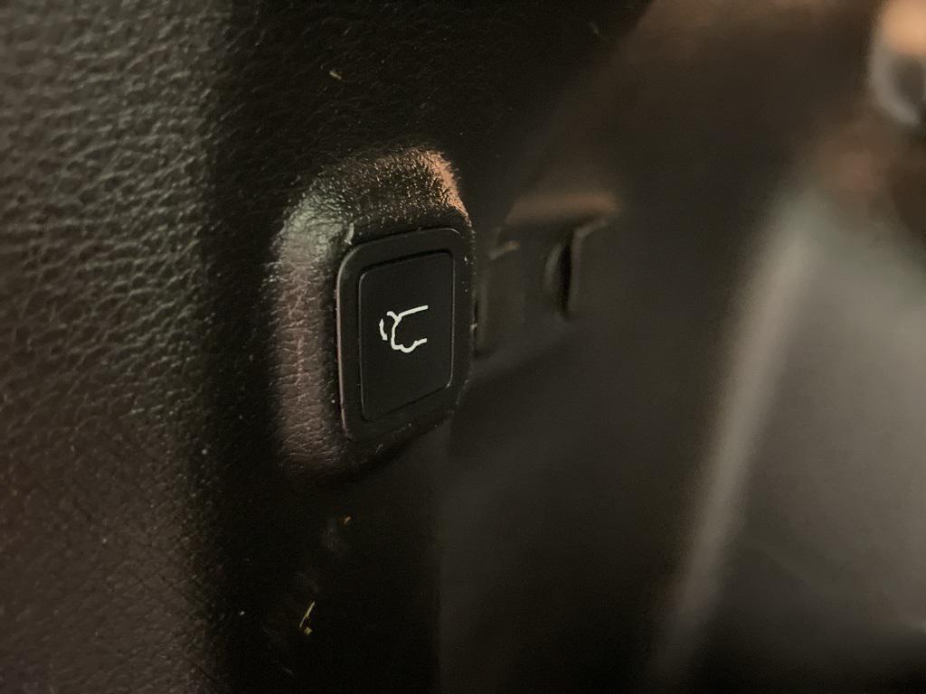 used 2019 Jeep Cherokee car, priced at $15,877