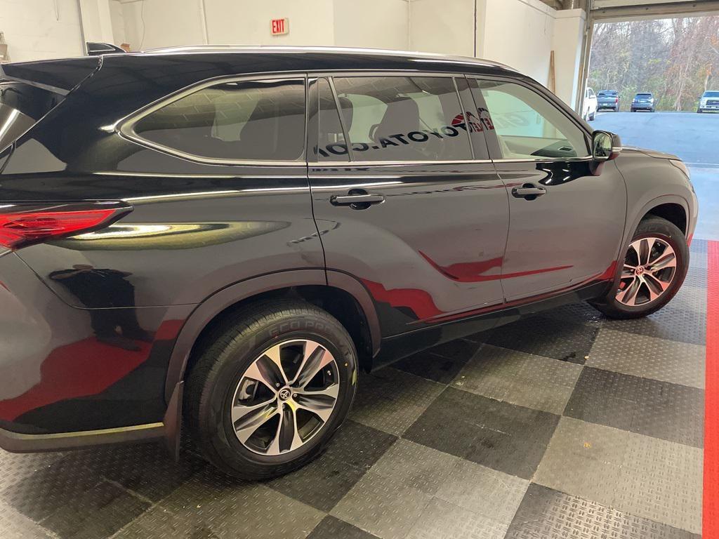 used 2020 Toyota Highlander car, priced at $28,483
