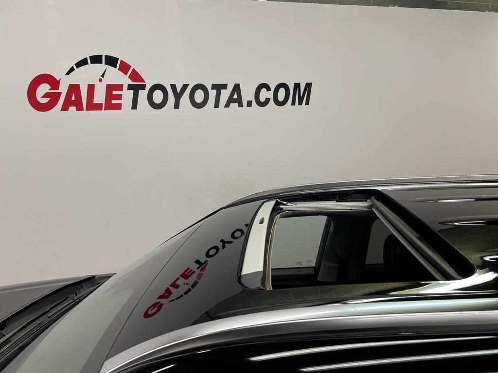 used 2020 Toyota Highlander car, priced at $28,483