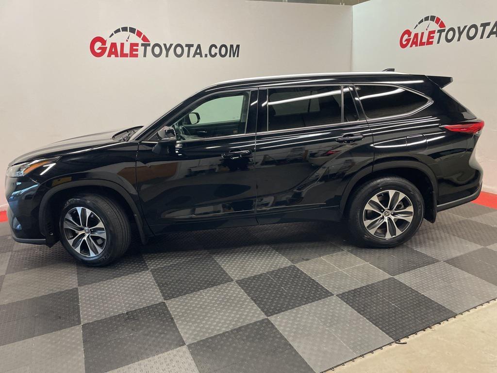 used 2020 Toyota Highlander car, priced at $28,483