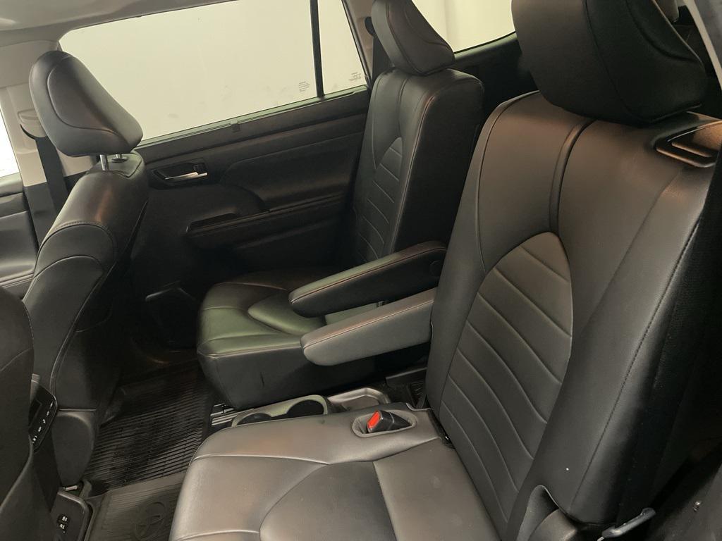 used 2020 Toyota Highlander car, priced at $28,483