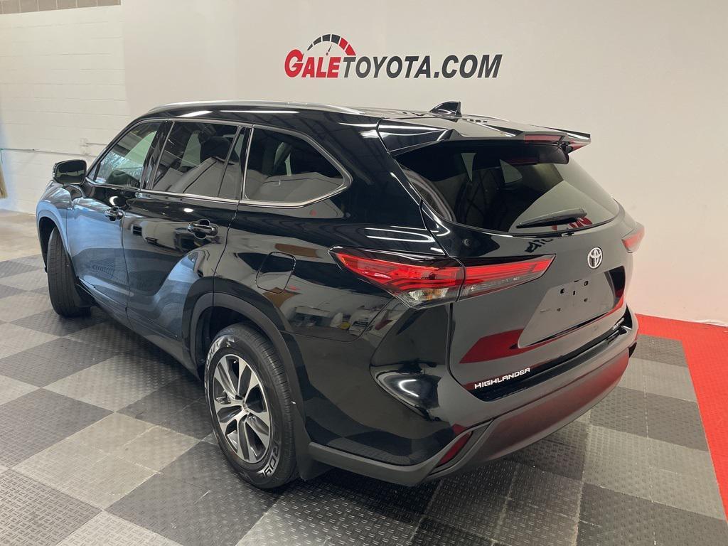 used 2020 Toyota Highlander car, priced at $28,483