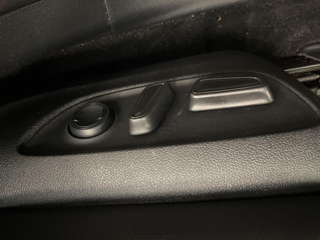 used 2020 Toyota Highlander car, priced at $28,483