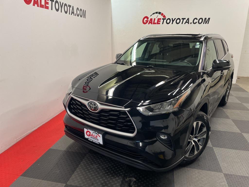 used 2020 Toyota Highlander car, priced at $28,483