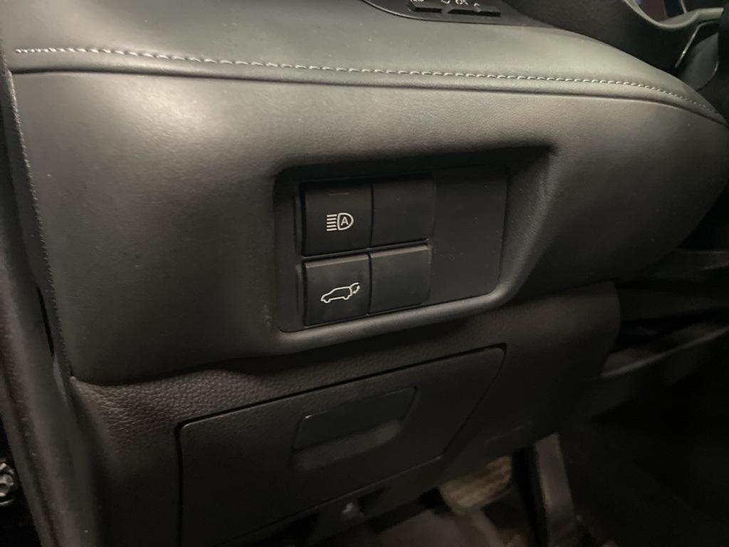 used 2020 Toyota Highlander car, priced at $28,483