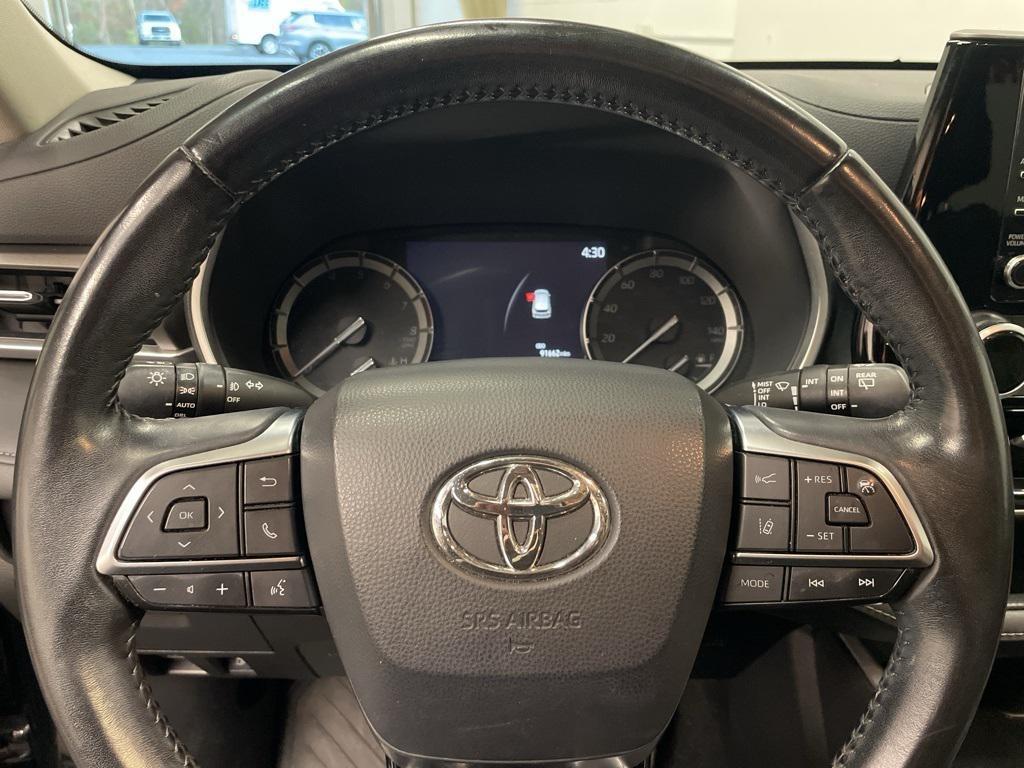 used 2020 Toyota Highlander car, priced at $28,483