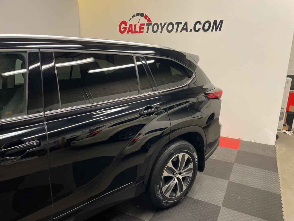 used 2020 Toyota Highlander car, priced at $28,483