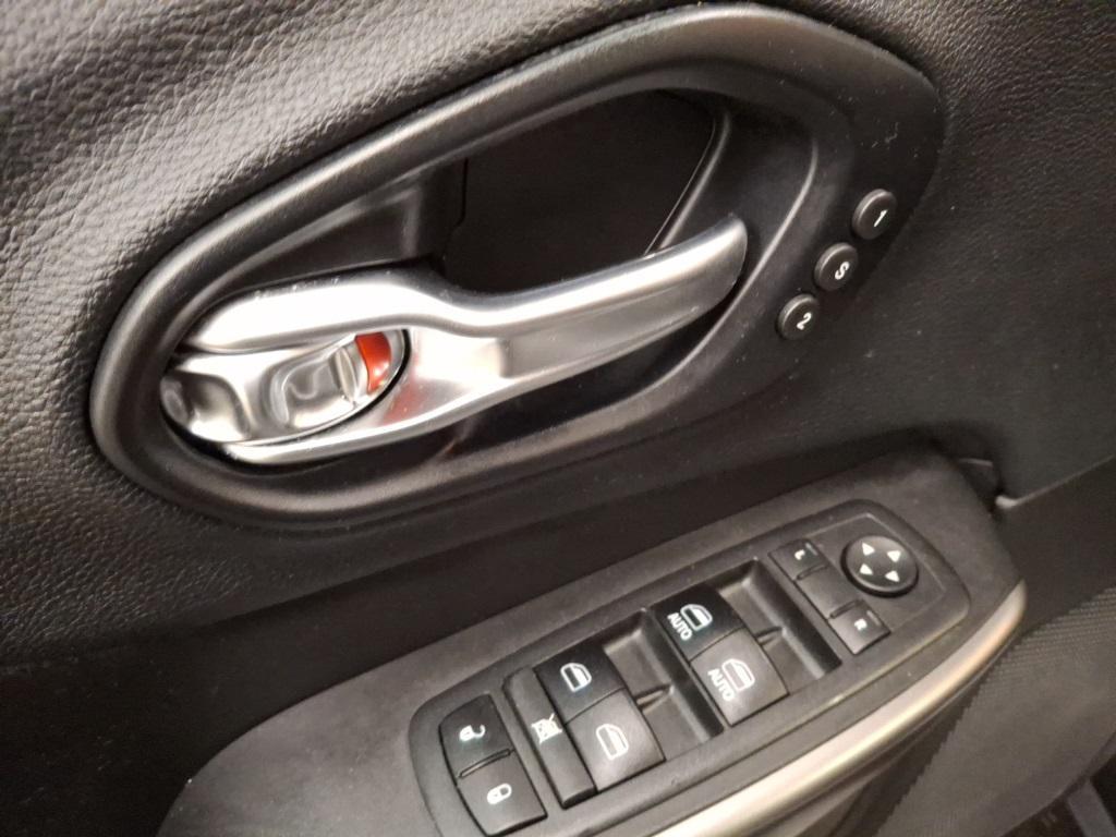 used 2019 Jeep Cherokee car, priced at $14,683