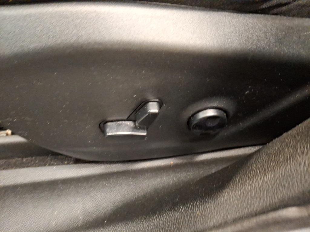 used 2019 Jeep Cherokee car, priced at $14,683