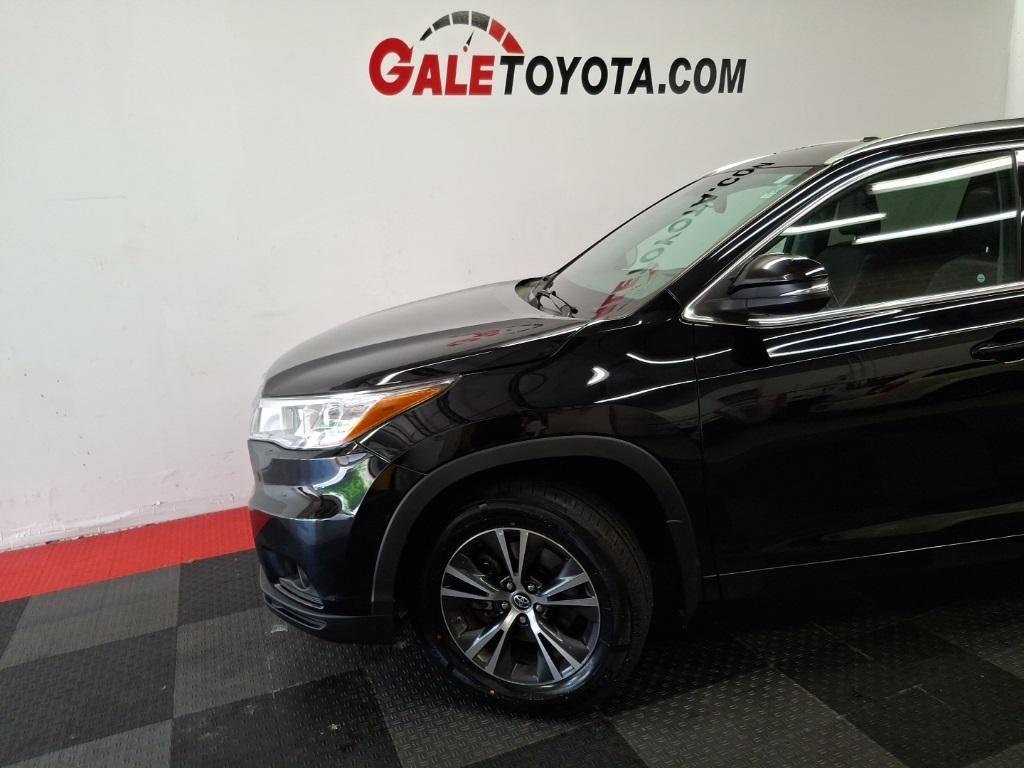 used 2016 Toyota Highlander car, priced at $18,683