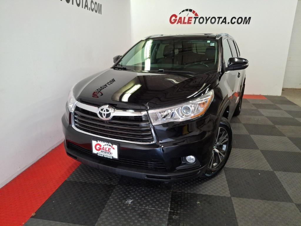 used 2016 Toyota Highlander car, priced at $18,683