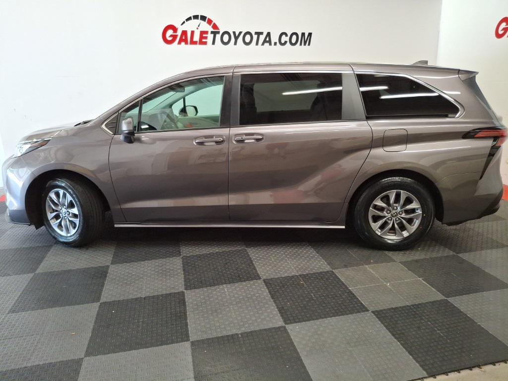 used 2022 Toyota Sienna car, priced at $33,683