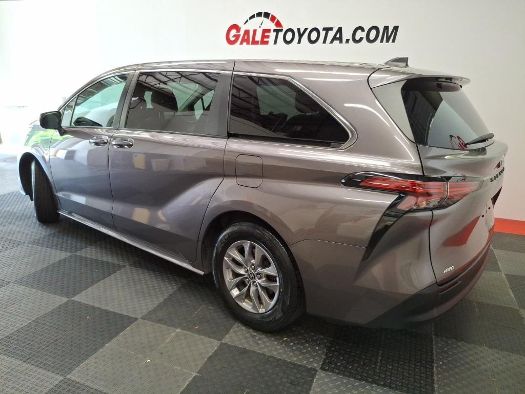 used 2022 Toyota Sienna car, priced at $33,683