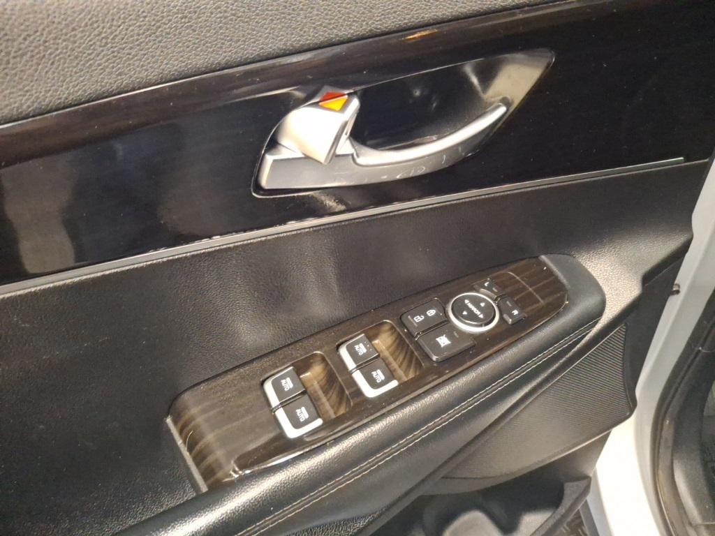 used 2019 Kia Sorento car, priced at $14,925