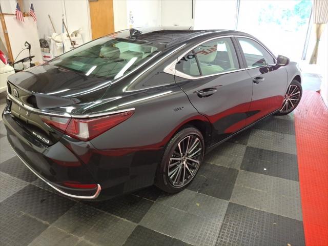 used 2024 Lexus ES 250 car, priced at $40,383