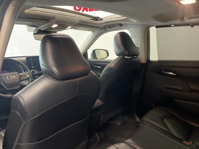 used 2021 Toyota Highlander Hybrid car, priced at $25,980