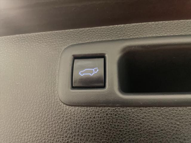 used 2021 Toyota Highlander Hybrid car, priced at $25,980