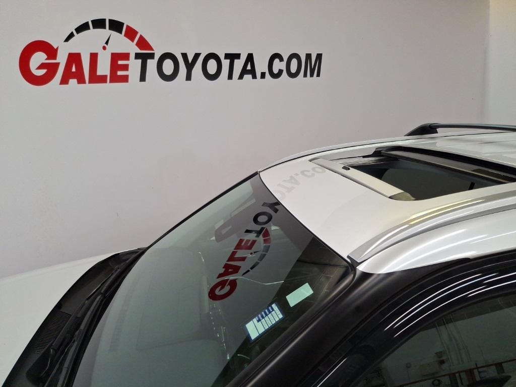 used 2022 Toyota Highlander car, priced at $36,777