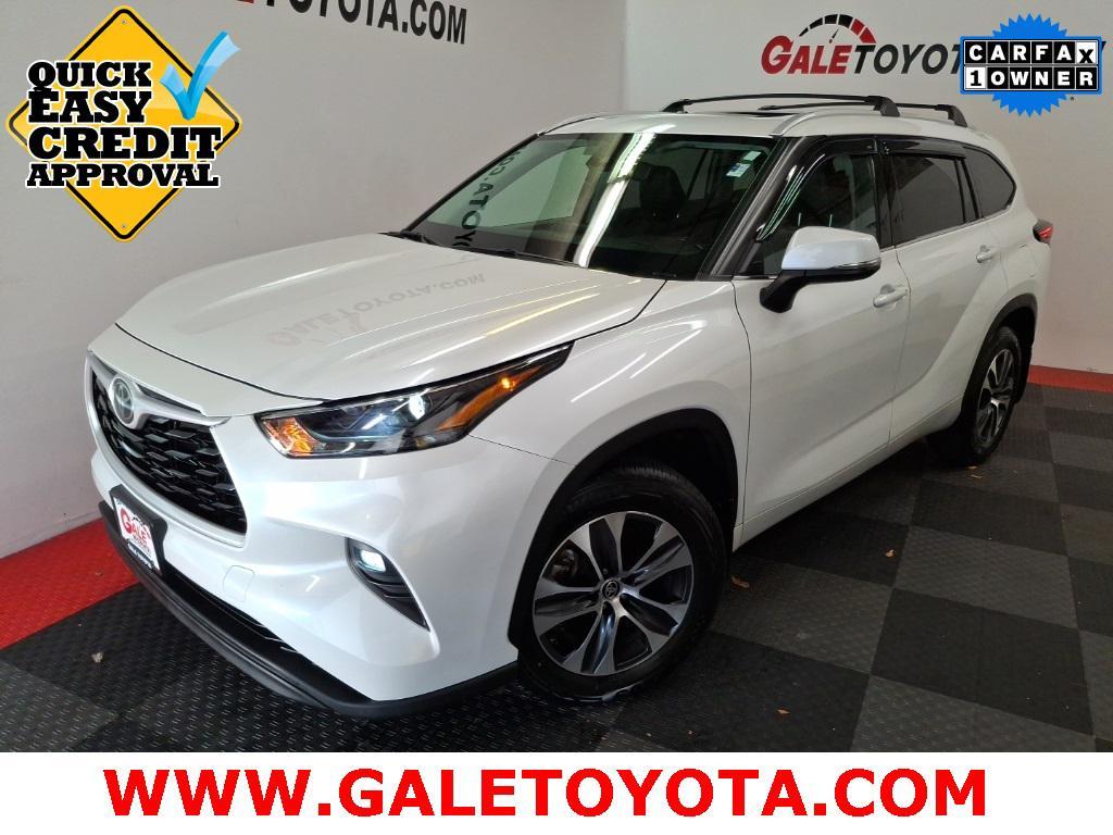 used 2022 Toyota Highlander car, priced at $36,777