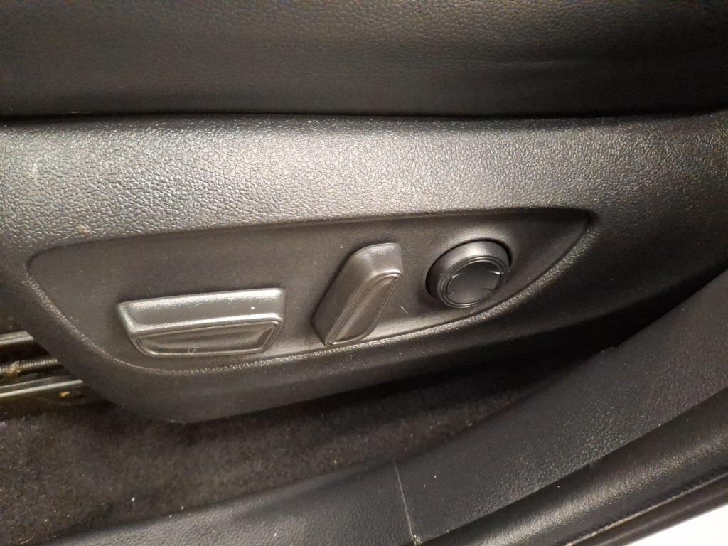 used 2022 Toyota Highlander car, priced at $36,777