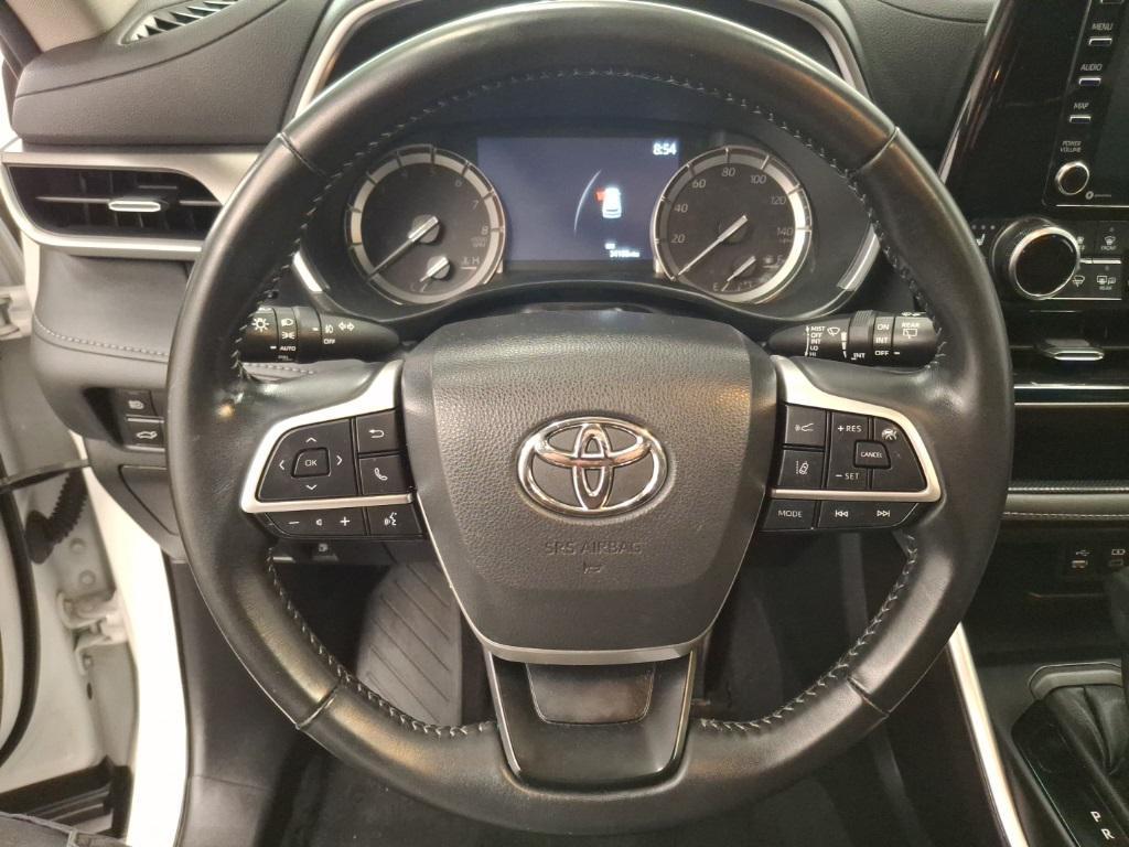 used 2022 Toyota Highlander car, priced at $36,777