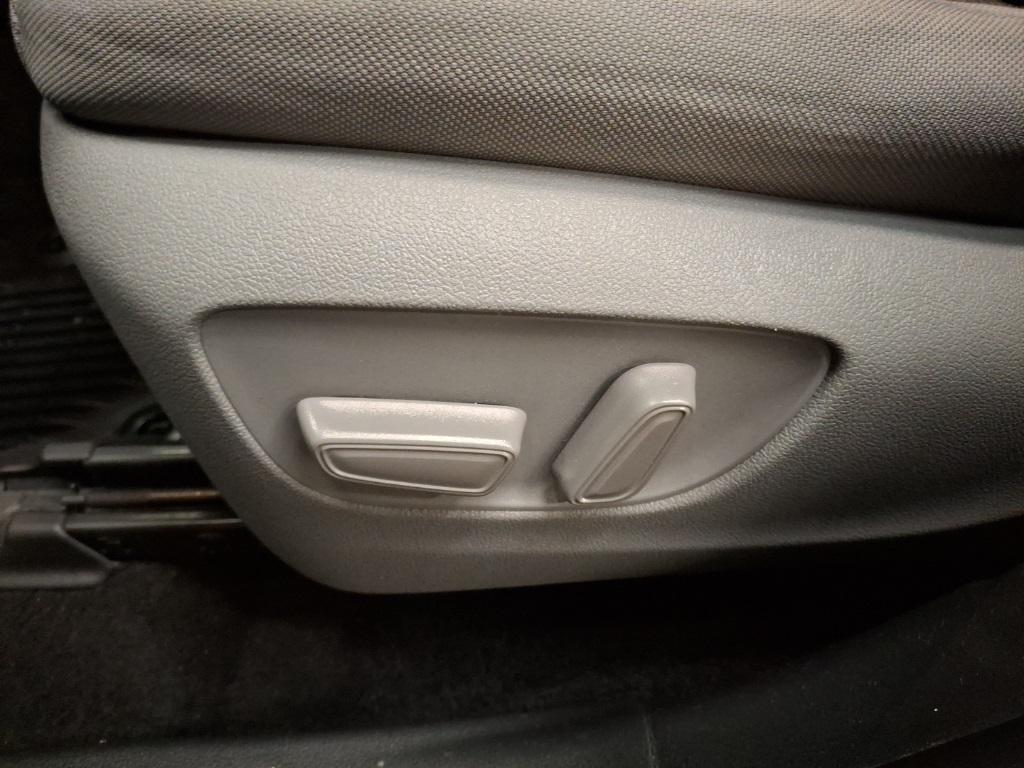 used 2022 Toyota Highlander car, priced at $34,583