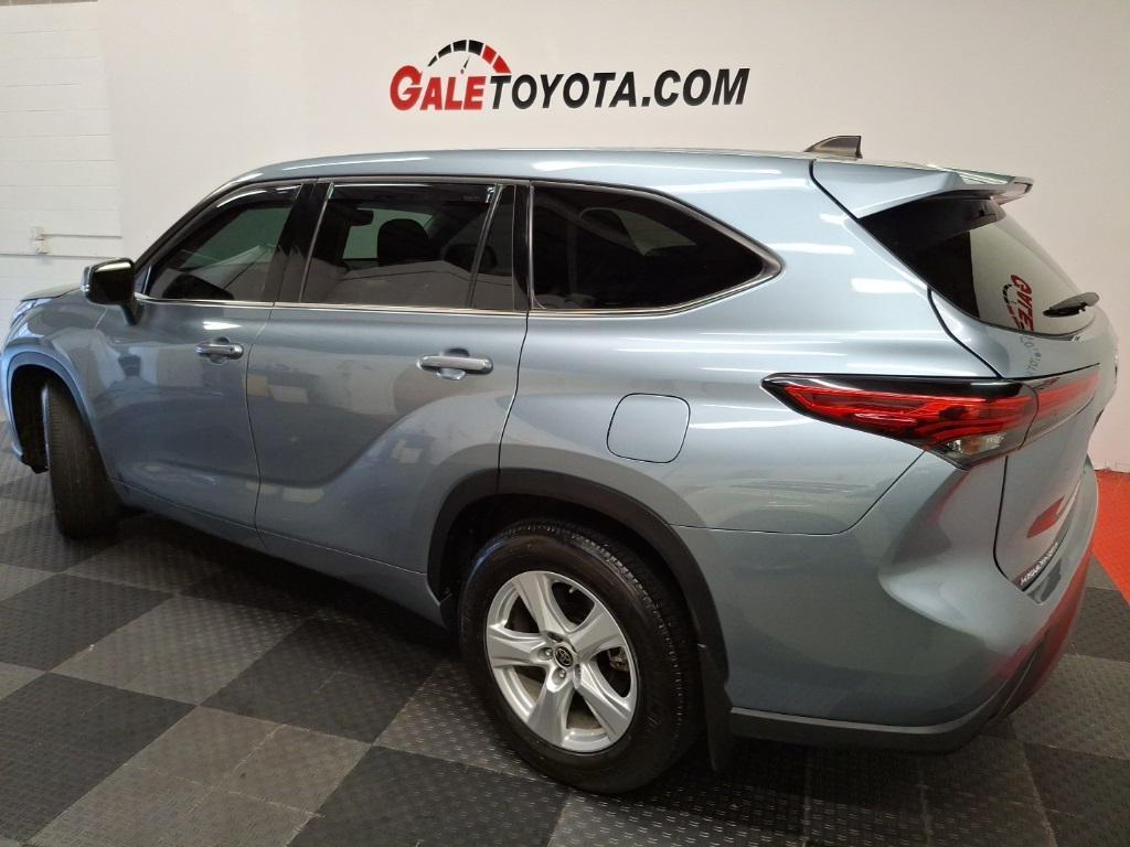 used 2022 Toyota Highlander car, priced at $34,583
